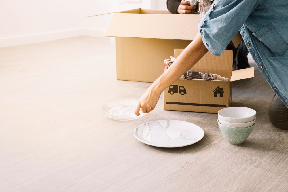 How to Pack Plates for Moving